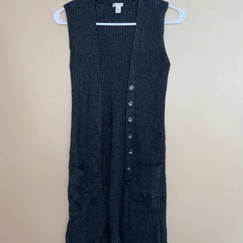 Sweater vest